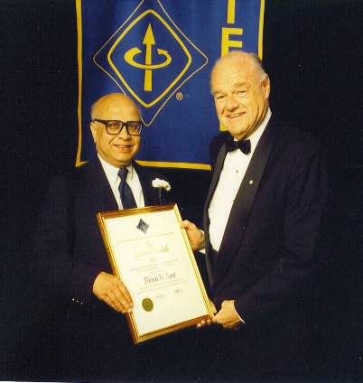 File:Bose receiving IEEE Lamme Medal.jpg