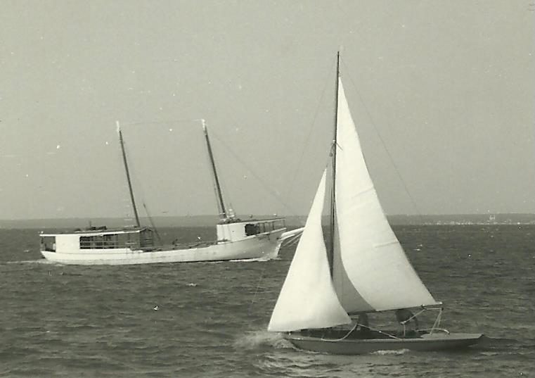 File:Lancha and Folbot.jpg