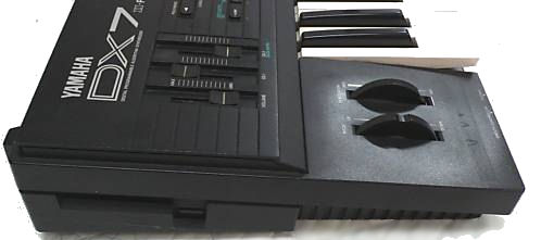 File:Dx7.jpg