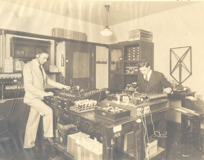 File:Man Experiment radio0065.jpg