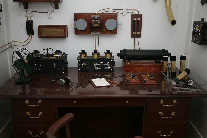 File:Titanic's Marconi appartus.jpg