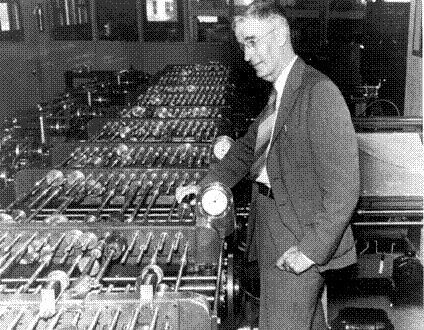 File:Differential analyzer 6.jpg