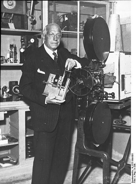 File:Innovation Management Bundesarchiv N 1275 Bild-001, Oskar Messter Film Projector.jpg