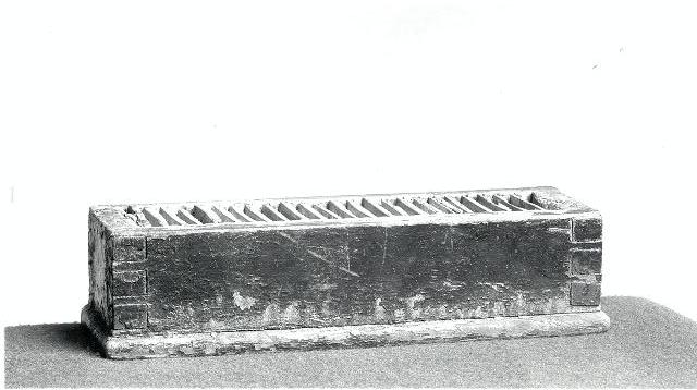 File:Henrys Trough Battery 0121.jpg