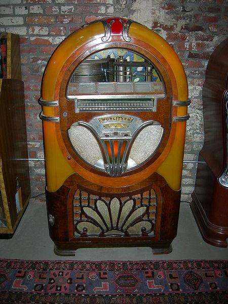 File:Midcentury 24-disc Wurlitzer jukebox.jpg