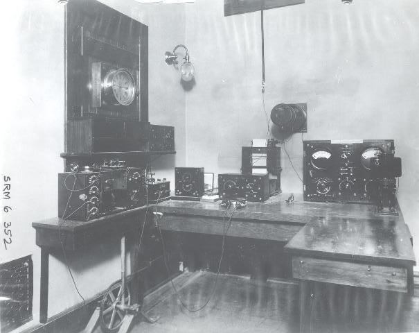 File:Radio Station NNA 0059.jpg