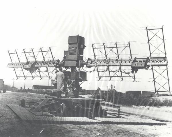 File:SCR-268 radar 1113.jpg
