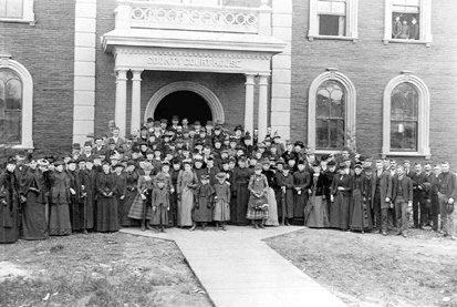 File:Law and Government Oregon Court House 1890.jpg