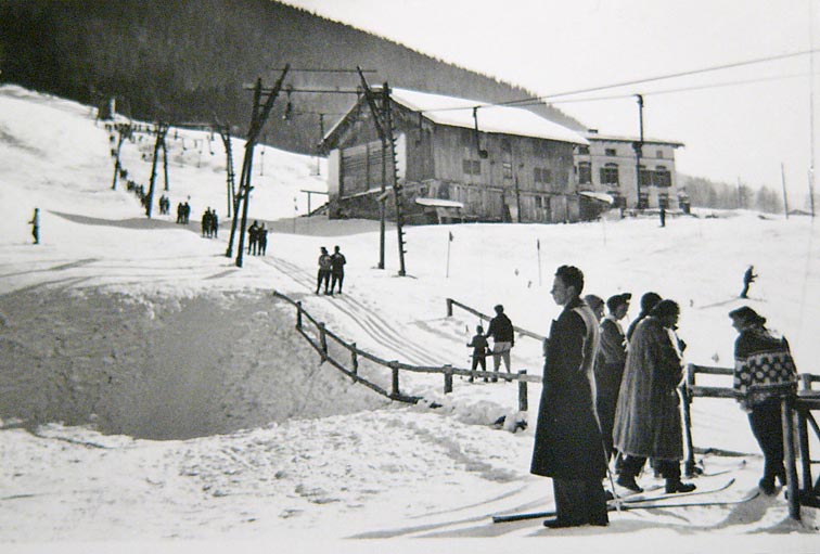 File:(02) Davos T-bar.jpg