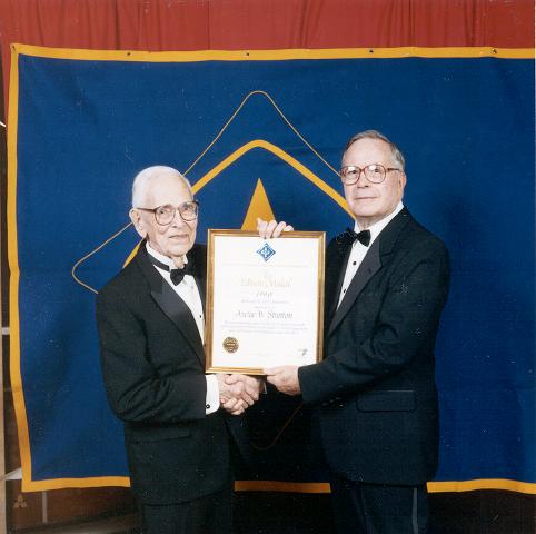 File:Straiton Edison medal 0689.jpg