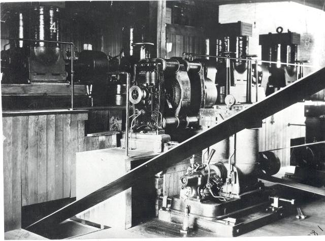 File:Dynamos New Brunswick NJ Central Station 1327.jpg