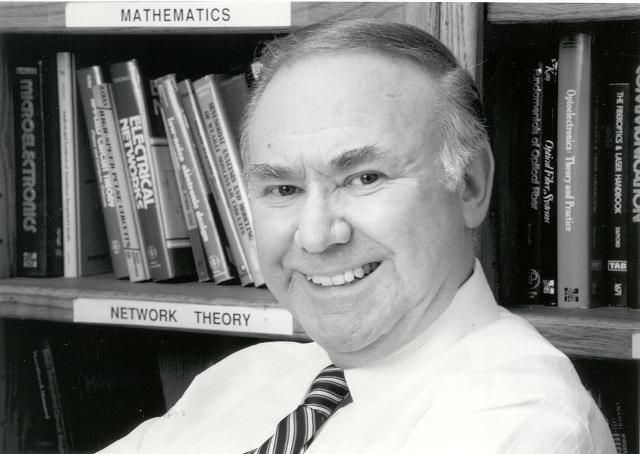 File:Barrie Gilbert 2663.jpg