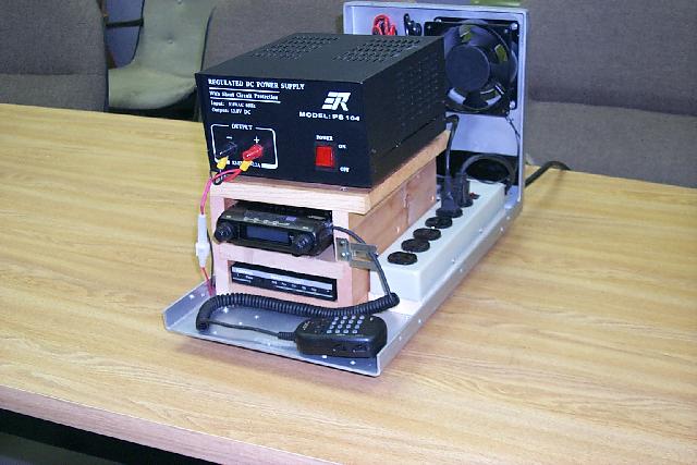 File:Packet Radio The inside of a 2001 packet radio.jpg