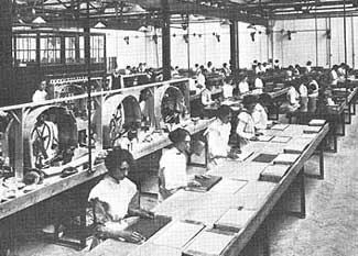 File:Women mfg1912.jpg