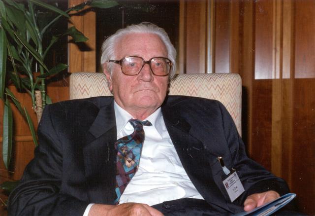 File:Konrad Zuse 1459b.jpg