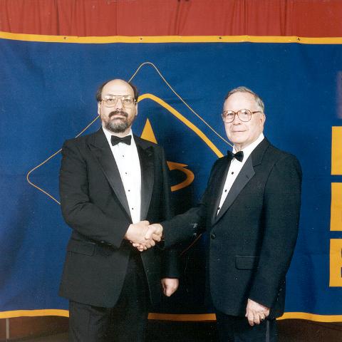 File:Thompson Hamming Medal 0700.jpg