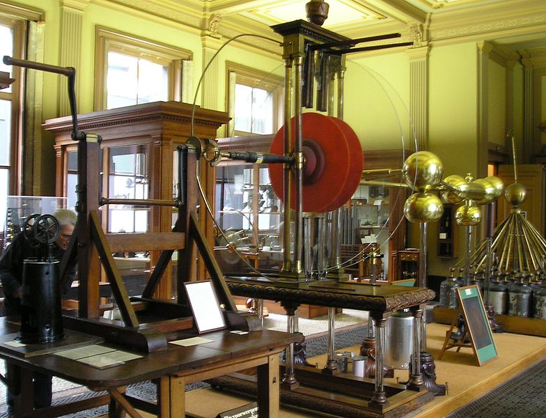 File:Electrostatic Devices and processes Electrostatic generator Teylers Museum.jpg
