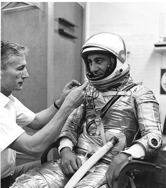 File:Medical Information Systems Gus Grissom suit check 61-MR4-51.jpg