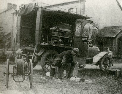 File:Schlumberger - Fig. 4 SLB 1921 Surface Test.jpg