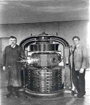 Poulsen-Arc Radio transmitter.jpg